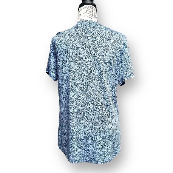 Athleta M Blue Camo V-Neck Tee Performance Lightweight Activewear Yoga Gym - Picture 7 of 8